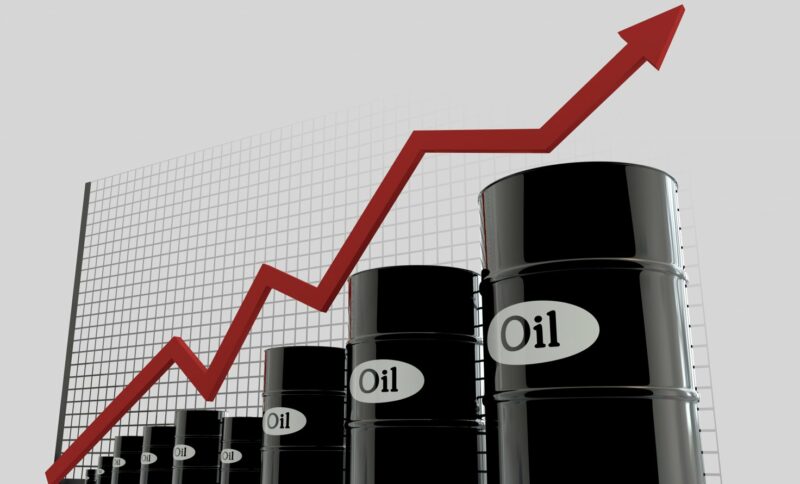 Цена нефти выросла выше 52 долларов на фоне заявления министра энергетики Саудовской Аравии