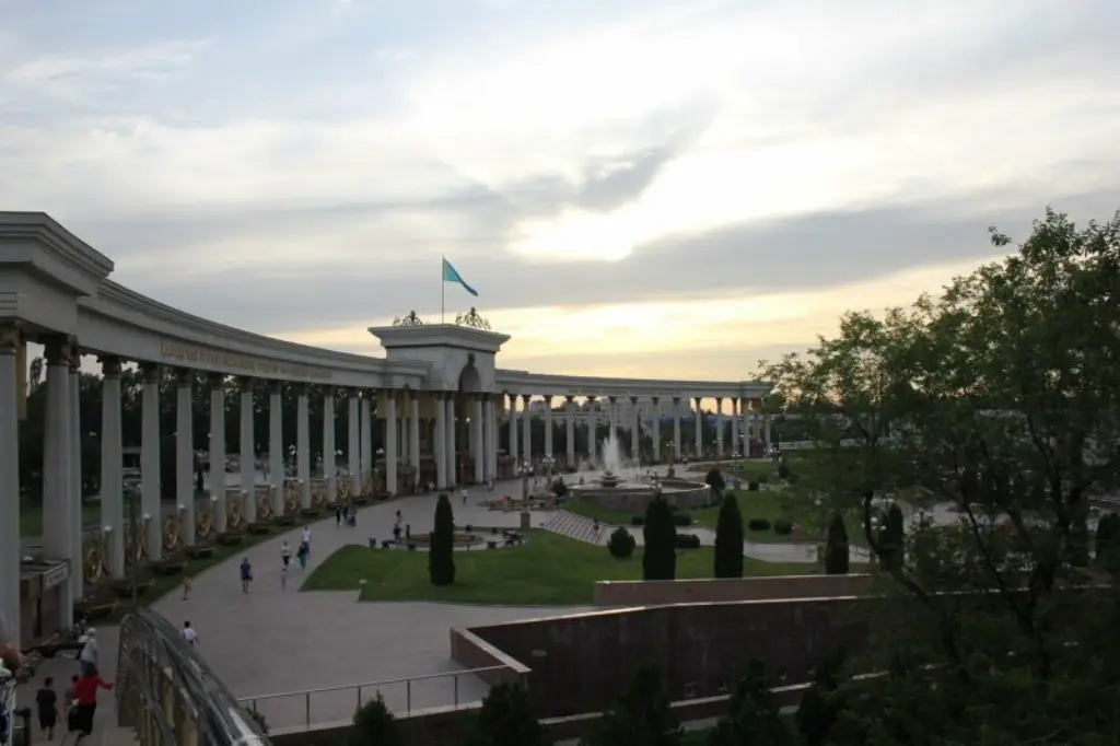 Главный санврач Алматы подписал новое постановление