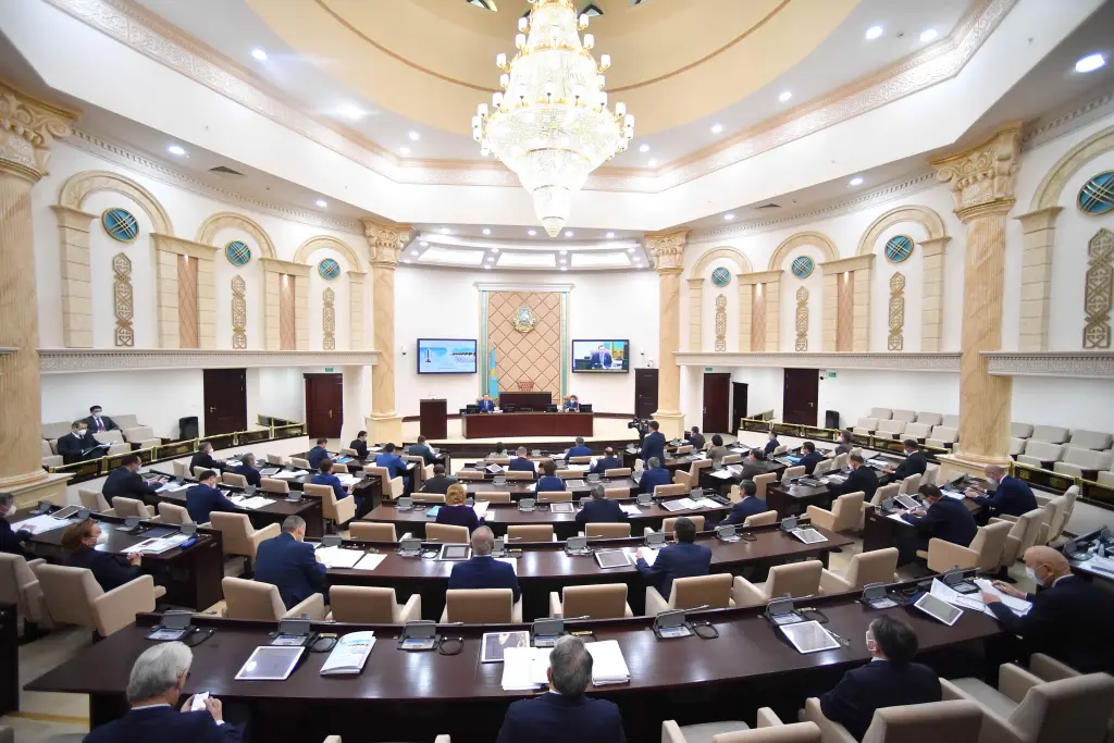 Сенат РК принял новые условия для развития зелёной энергетики
