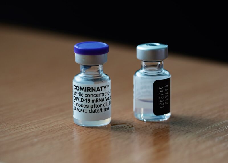 Vakcina Comirnaty nachedeu com Cronos Asia