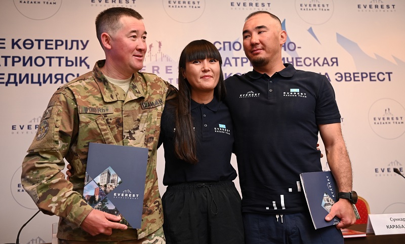 Участники экспедиции Kazakh Everest Team рассказали о восхождении на Эверест