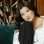 Унзила Мыңбай в интервью о силе женщин, о любви и семье, которые помогают жить даже в самые трудные дни.