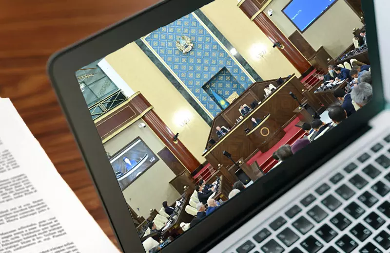 Как депутаты парламента Казахстана добивались внимания правительства в сентябре 2025 года Депутаты парламента Казахстана - депутатский запрос