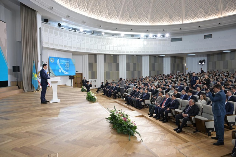 Республика күніне орай Алматыда мемлекеттік наградалар табысталды