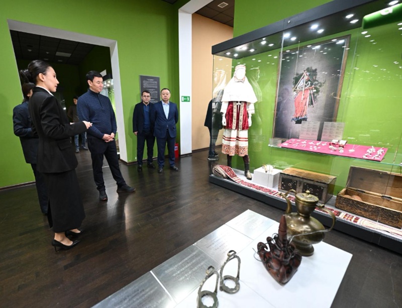 Алматы: Дархан Сатыбалды посетил Дворец школьников и музей