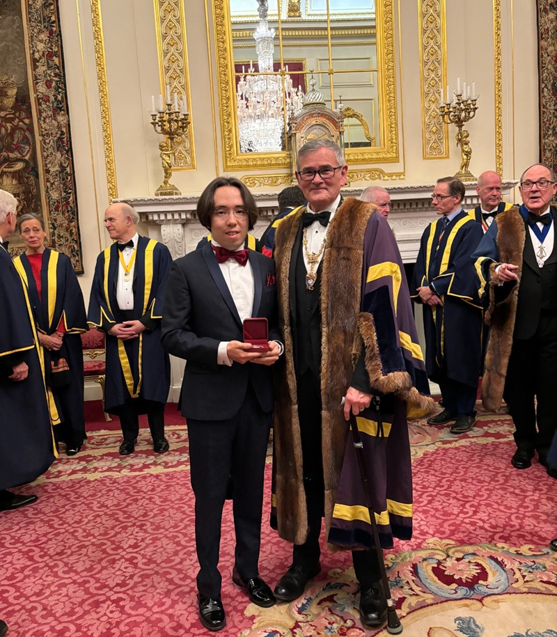 Казахстанец войдёт в историю мировой музыки: Рахат-Би Абдысагин представит в Оксфорде первую квантовую симфонию