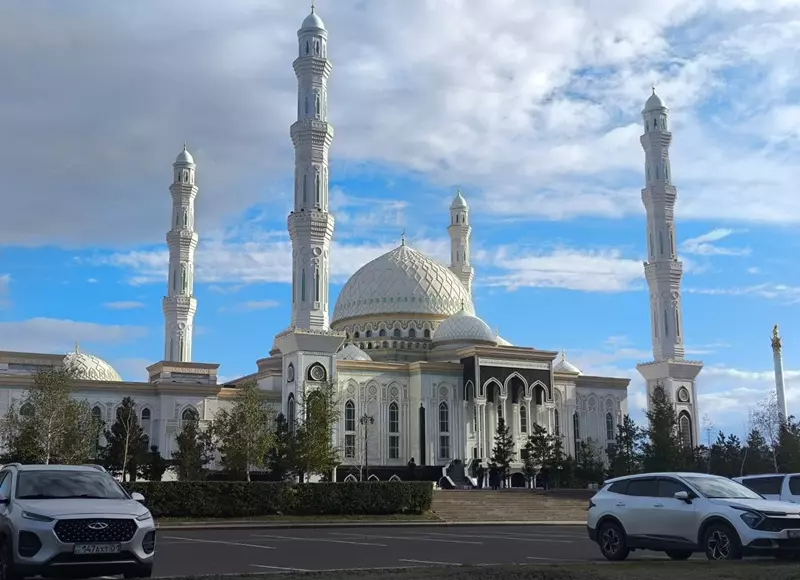 Духовное согласие и технологии: как Казахстан ищет баланс между прогрессом и ценностями Духовное согласие и технологии: как Казахстан ищет баланс между прогрессом и ценностями