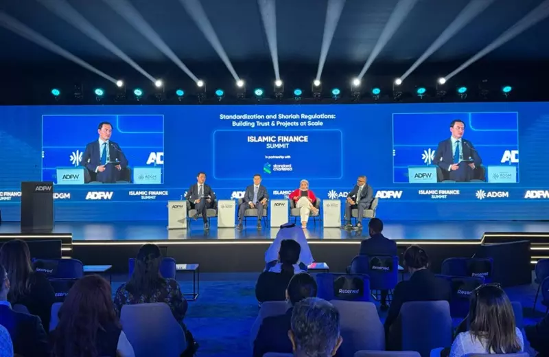 ЕАБР на ADFW: отсутствие единых стандартов сдерживает развитие исламского финансирования и инвестиции ЕАБР на ADFW и обсуждение исламского финансирования